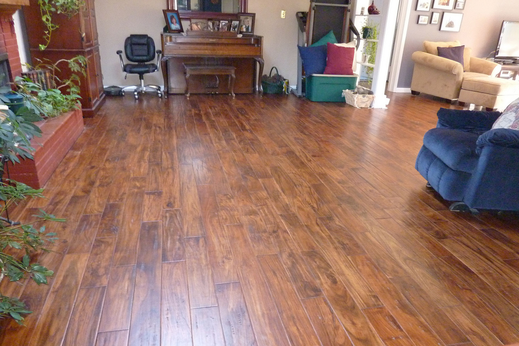 RoomScene-Old-World-Chisel-Golden-Topaz